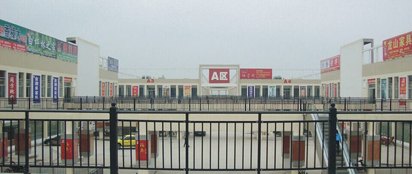 南康鴻泰家具產業交易市場護欄案例